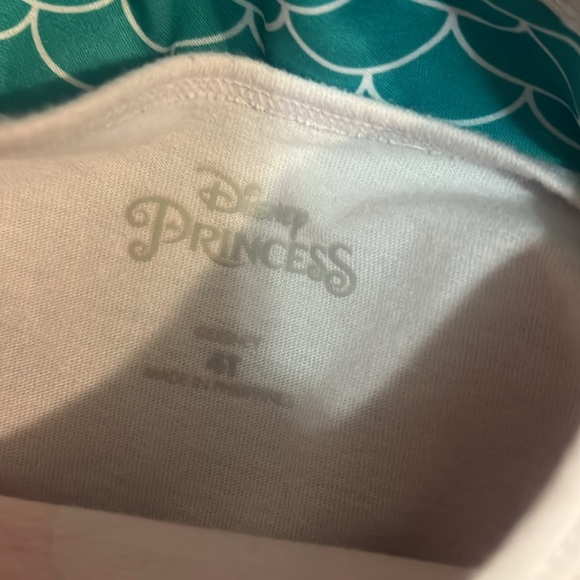 Girls set size 4 - Picture 2 of 2